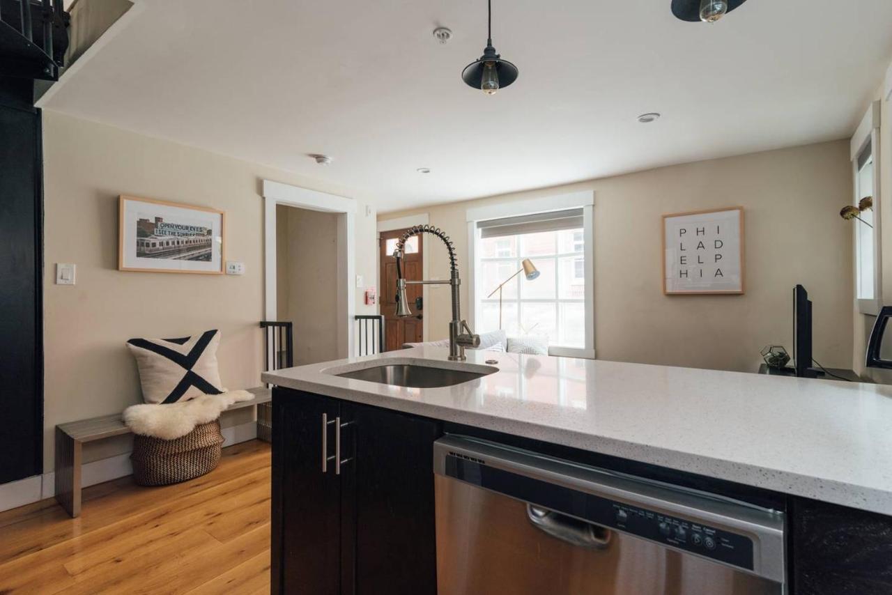 Renovated & Modern Home In Downtown Philly フィラデルフィア エクステリア 写真