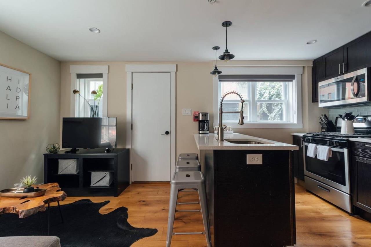 Renovated & Modern Home In Downtown Philly フィラデルフィア エクステリア 写真
